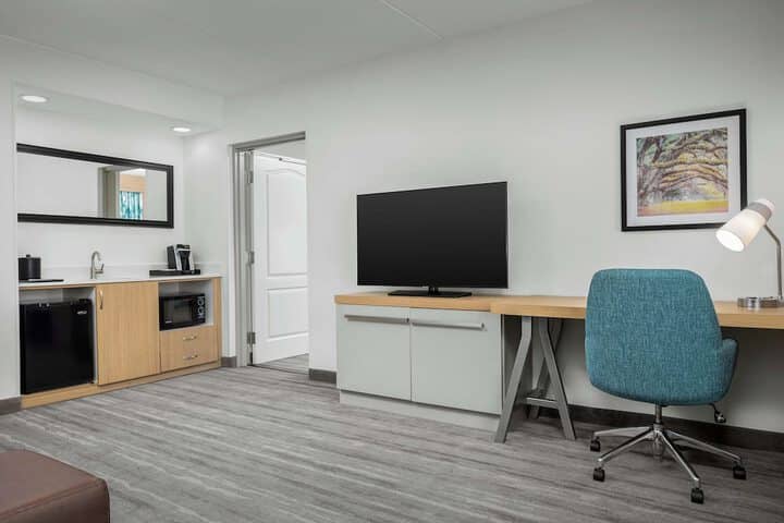 Room 18 of 40