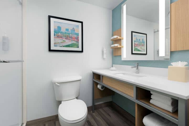 Room 27 of 40