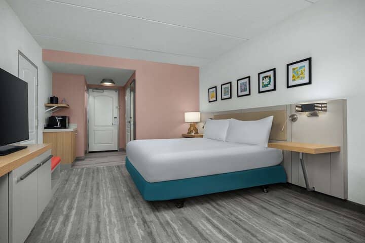Room 15 of 40